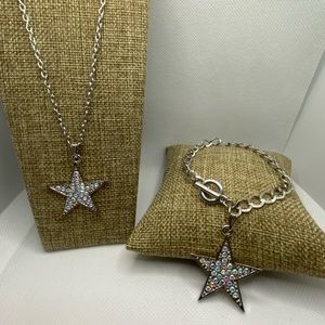 ⭐ 3/$18 ⭐
Cowboys Iridescent Silver 'Star' Necklace & Bracelet ¤ 2 Piece Set NEW
